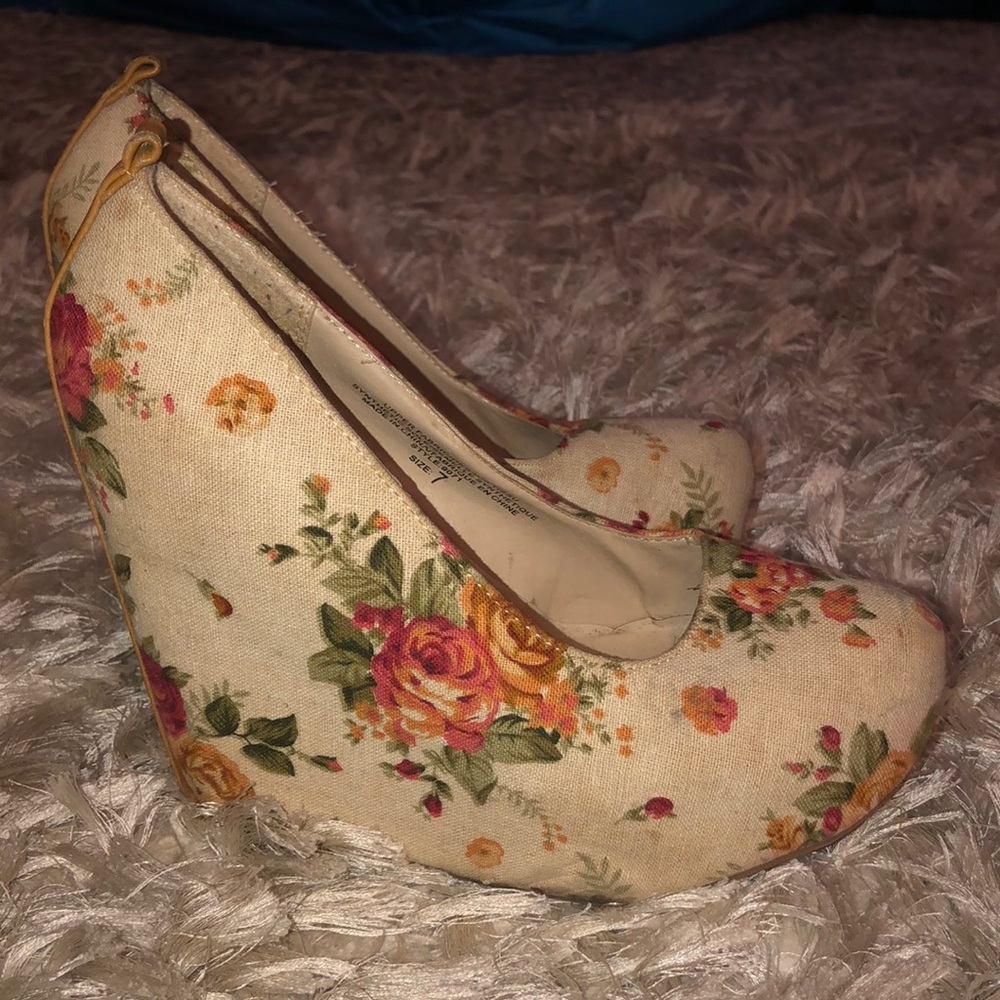 Platform shoes